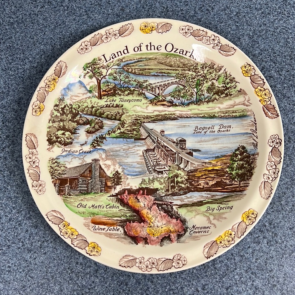 Vernon Kilns Land of the Ozark Souvenir Plate
